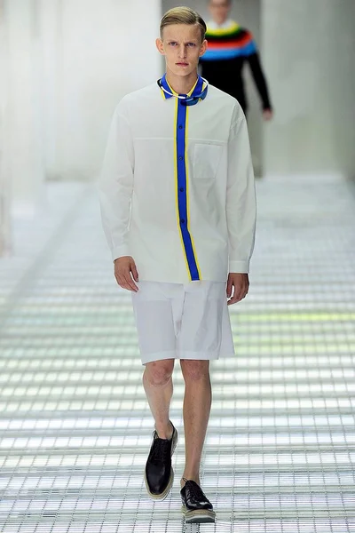 Look 35
